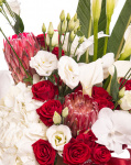 Protea and Calla Lilies Floral Arrangement – imaginea 2