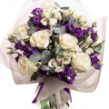 Buchet cu trandafiri albi și eustoma