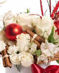 Winter arrangement with white flowers  – imaginea 2