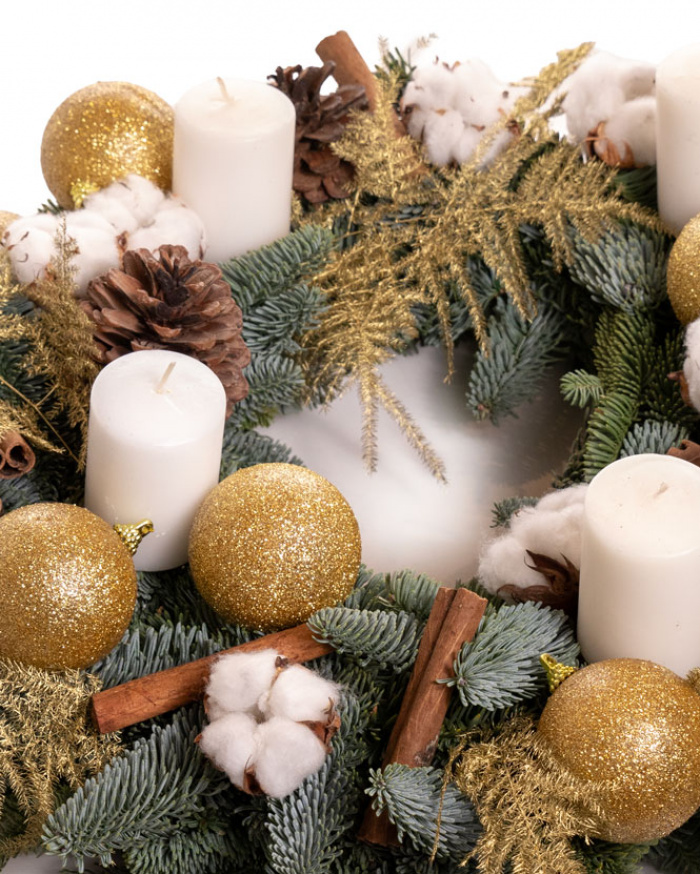 Coroniță de Advent cu lumânări