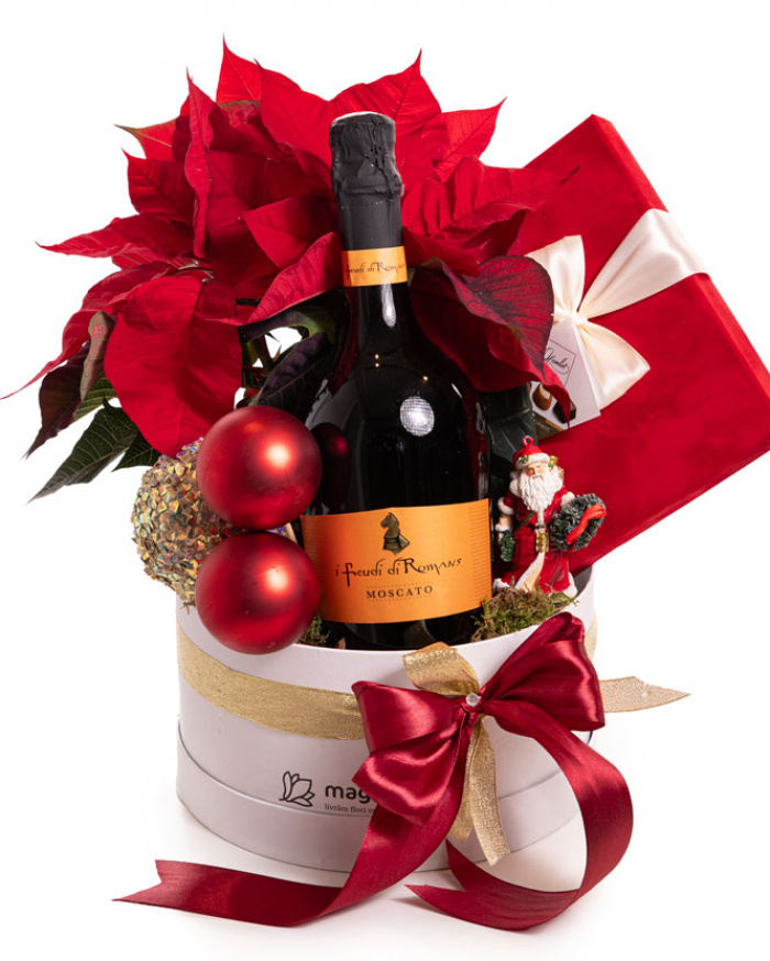 Holiday Gift with Tea and Poinsettia – imaginea 1