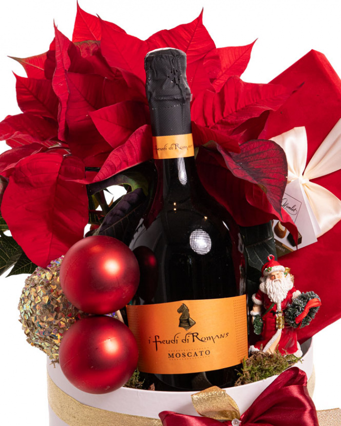Holiday Gift with Tea and Poinsettia – imaginea 2