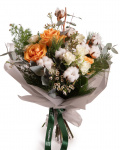 Buchet de iarnă cu trandafiri – imaginea 1