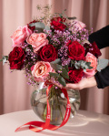 Buchet cu trandafiri rosii si roz varianta premium, marime