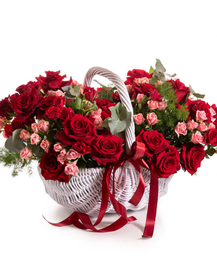 Coș cu trandafiri roșii „Grande Passion”