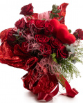 Buchet Valentine's Day cu trandafiri rosii si inimioare, varianta premium