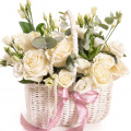Coş elegant trandafiri si eustoma