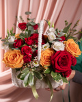 Roses and Eustoma basket – imaginea 3