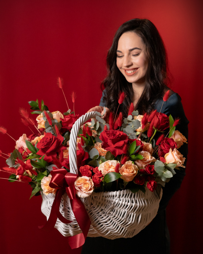 Coș mare cu flori „Majestic Bloom” – imaginea 3