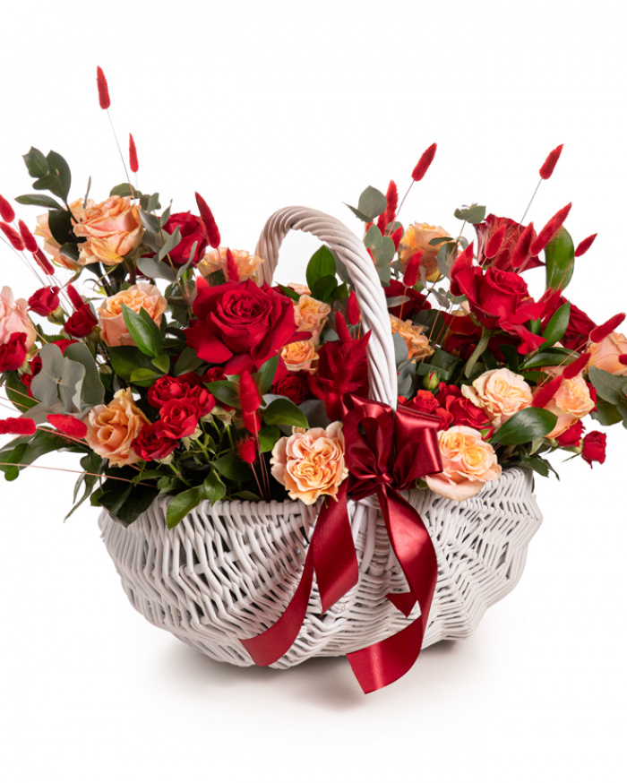 Coș cu flori „Majestic Bloom”