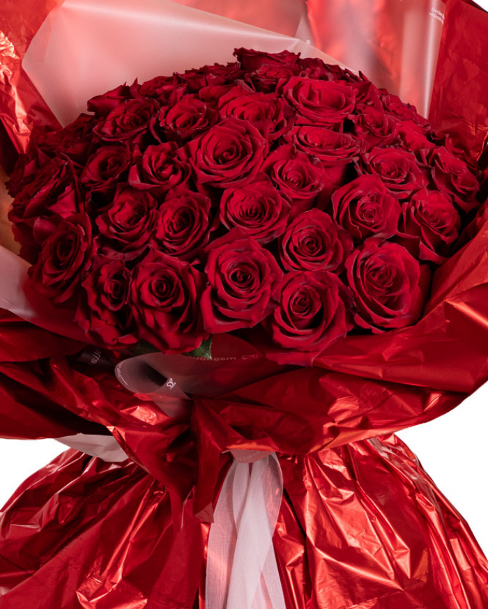 Buchet spectaculos cu trandafiri roșii „Duchess of Love” – imaginea 3