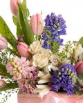 Aranjamnet floral Lovely Spring, varianta premium, detaliu