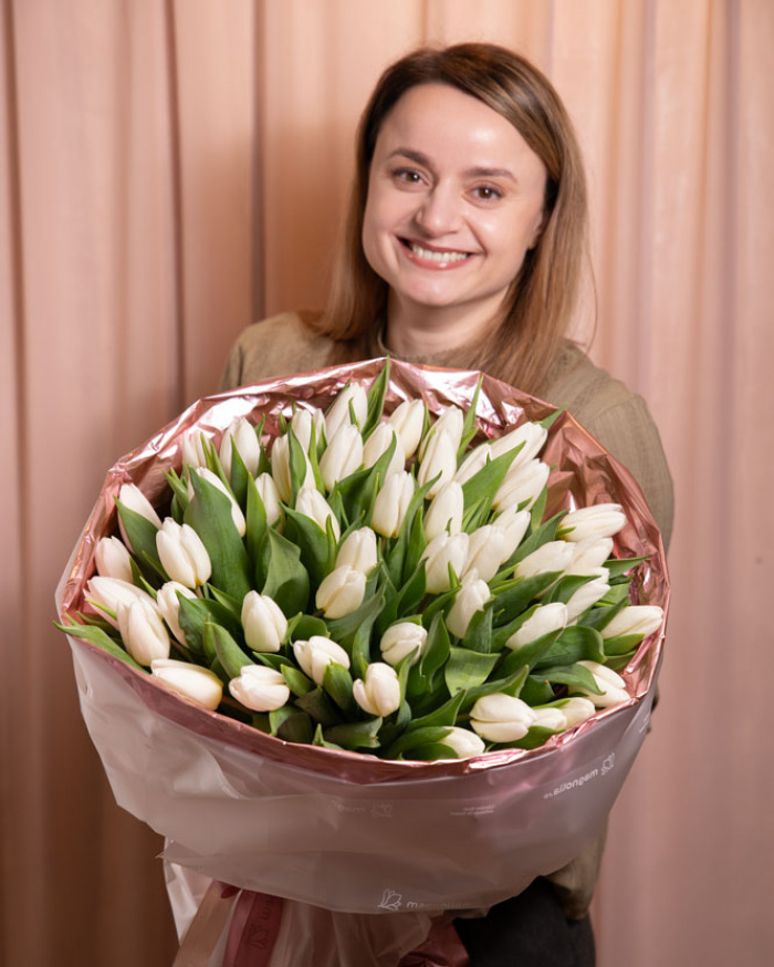 Buchet impresionant cu lalele albe, marime