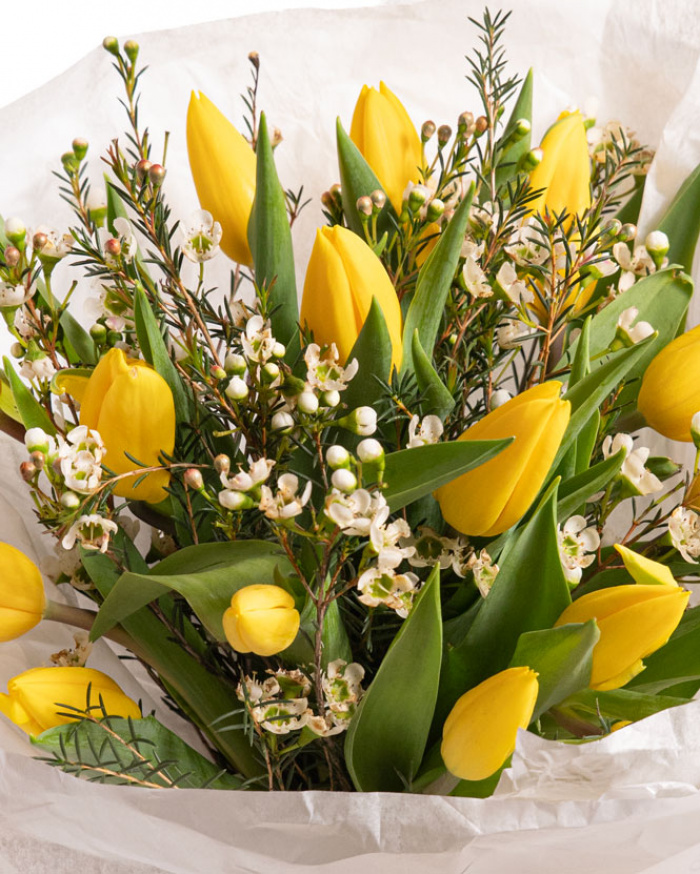 Buchet cu lalele galbene, varianta deluxe, detaliu