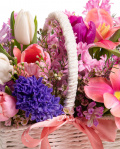 Cosulet cu flori colorate de primavera, varianta premium, detaliu