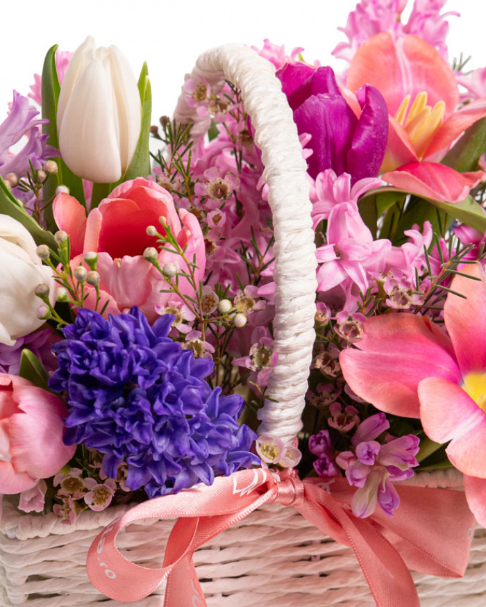 Cosulet cu flori colorate de primavera, varianta premium, detaliu