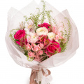 Buchet cu Ranunculus, Lalele și Trandafiri