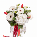 Buchet de frezii, lalele şi gerbera