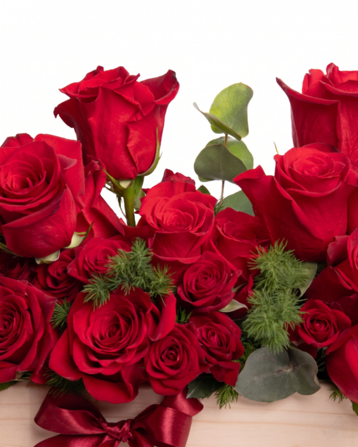 Red rose arrangement in box – imaginea 2