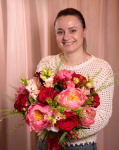 Buchet cu Bujori corai și Trandafiri roșii – imaginea 3