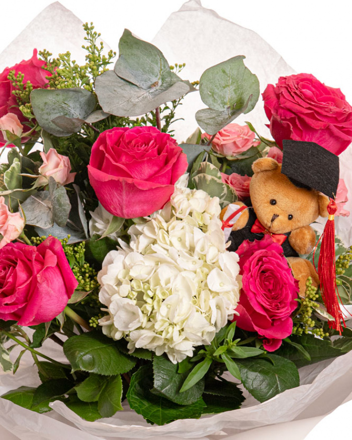 Graduation bouquet with colorful flowers and accessories – imaginea 2