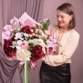 Buchet Hortensii și Orhidee "Timeless Charm”