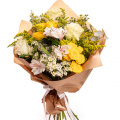 Buchet trandafiri și alstroemeria