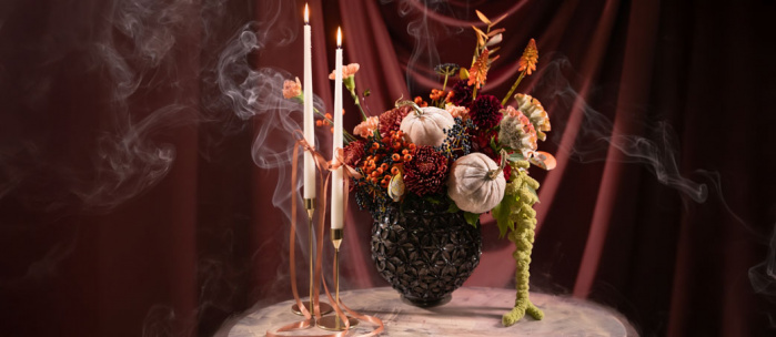Flori de Halloween – 5 idei de aranjamente florale în portocaliu, bordo și mov pentru 31 octombrie